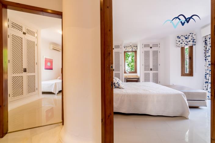 Image No.36-4 Bed Villa / Detached for sale