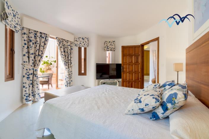 Image No.38-4 Bed Villa / Detached for sale