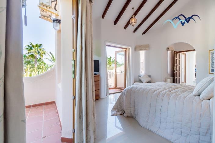 Image No.28-4 Bed Villa / Detached for sale