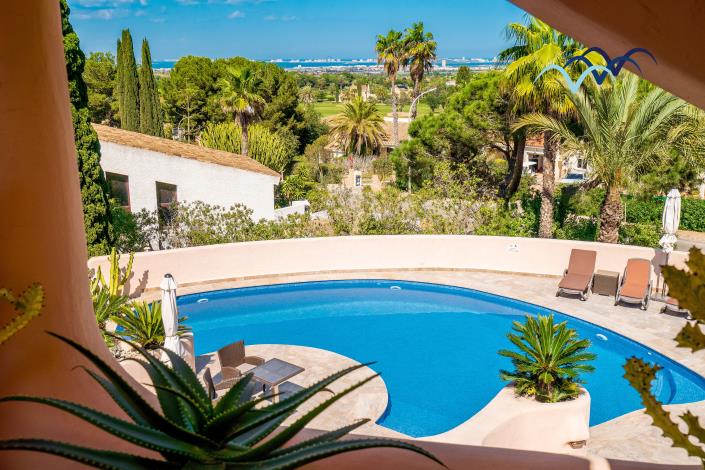 Image No.57-4 Bed Villa / Detached for sale