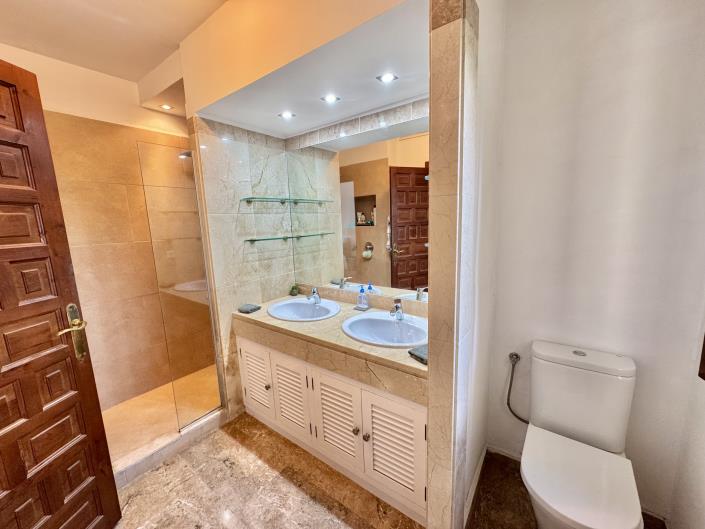 Image No.23-3 Bed Villa / Detached for sale