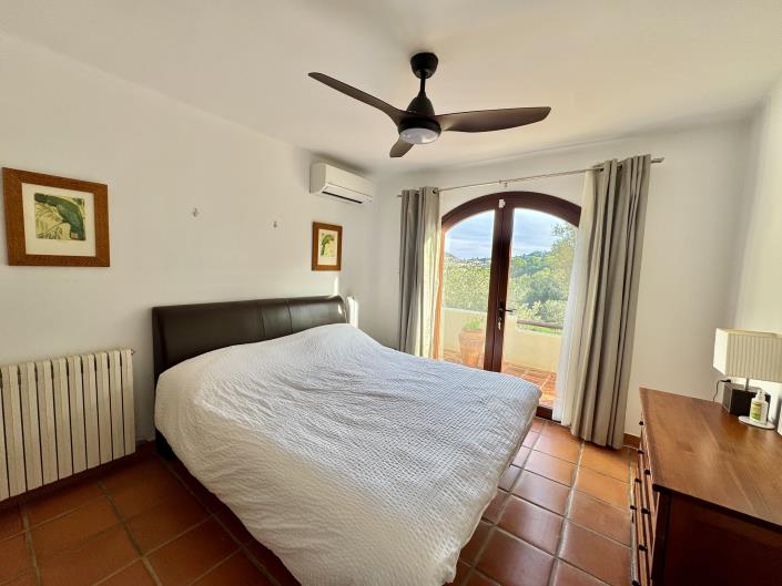 Image No.20-3 Bed Villa / Detached for sale