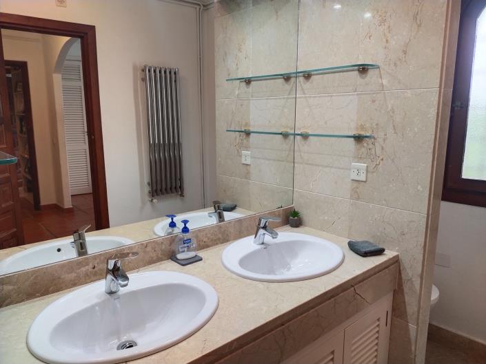 Image No.25-3 Bed Villa / Detached for sale