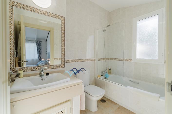 Image No.26-4 Bed Villa / Detached for sale