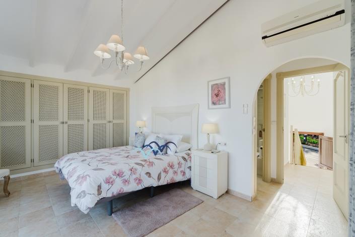 Image No.17-4 Bed Villa / Detached for sale