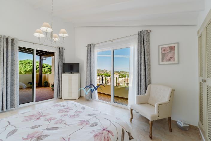 Image No.19-4 Bed Villa / Detached for sale