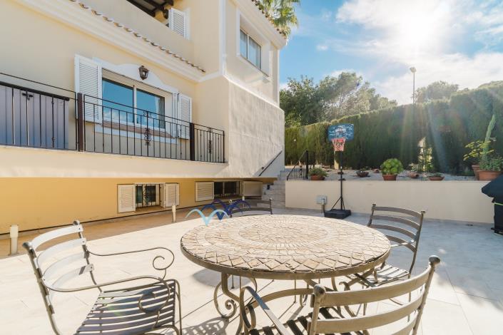 Image No.40-4 Bed Villa / Detached for sale