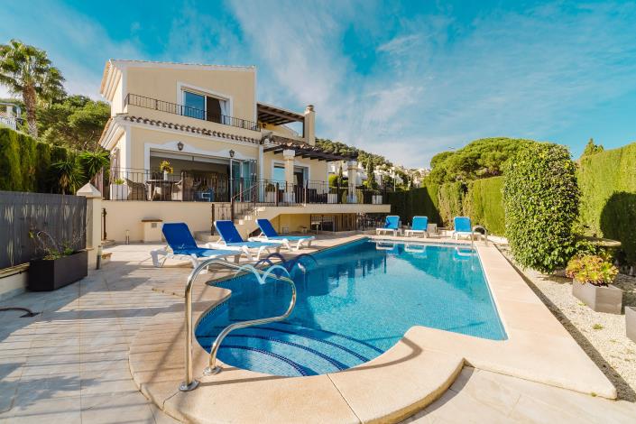 Image No.45-4 Bed Villa / Detached for sale