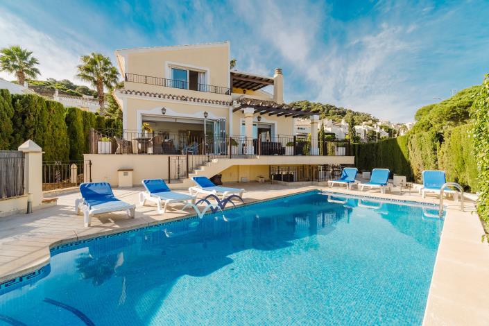 Image No.43-4 Bed Villa / Detached for sale