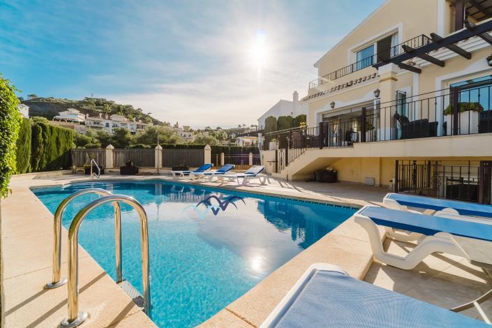 Image No.44-4 Bed Villa / Detached for sale