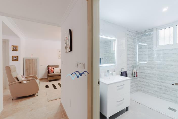 Image No.31-4 Bed Villa / Detached for sale