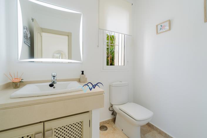 Image No.14-4 Bed Villa / Detached for sale