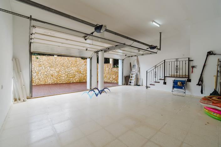 Image No.38-4 Bed Villa / Detached for sale