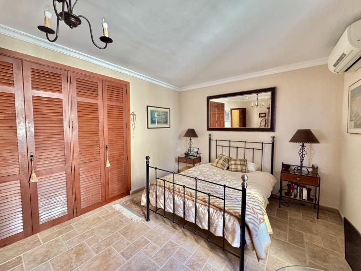 Image No.14-3 Bed Villa / Detached for sale