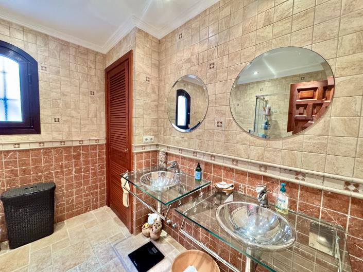 Image No.16-3 Bed Villa / Detached for sale