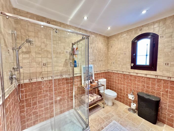 Image No.15-3 Bed Villa / Detached for sale