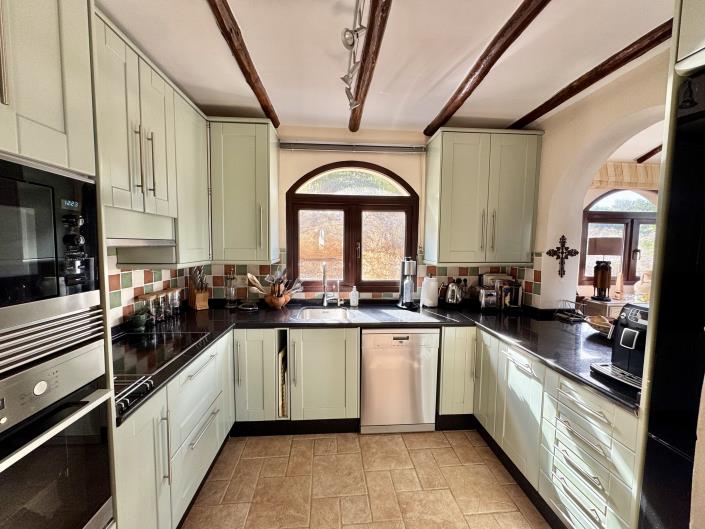 Image No.8-3 Bed Villa / Detached for sale