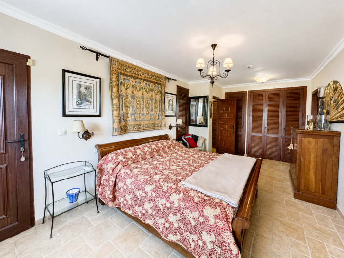 Image No.17-3 Bed Villa / Detached for sale