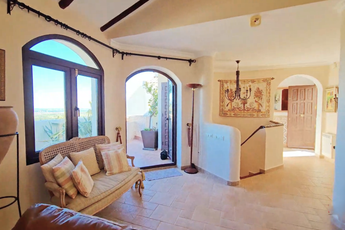 Image No.13-3 Bed Villa / Detached for sale