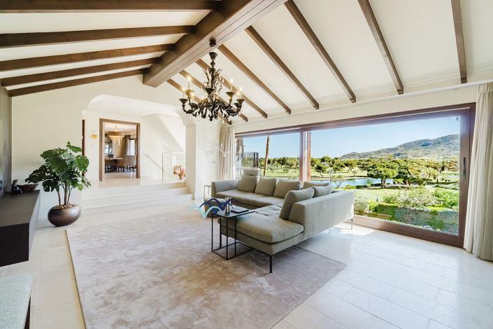 Image No.8-5 Bed Villa / Detached for sale