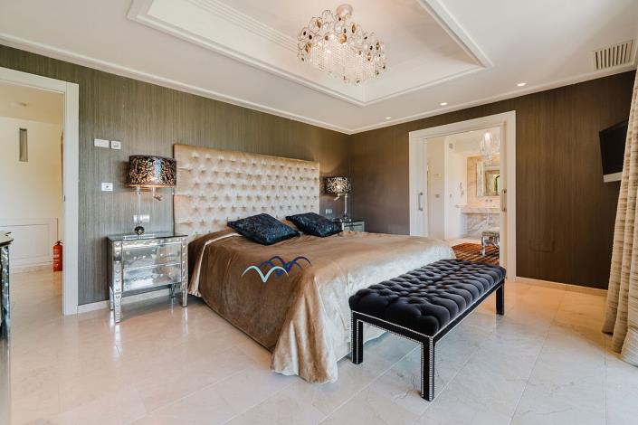 Image No.10-5 Bed Villa / Detached for sale