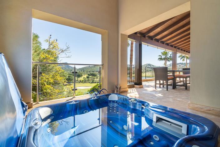 Image No.14-5 Bed Villa / Detached for sale