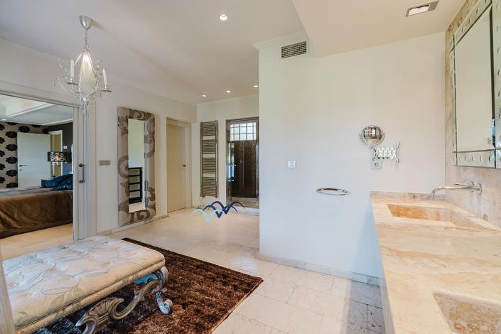 Image No.15-5 Bed Villa / Detached for sale