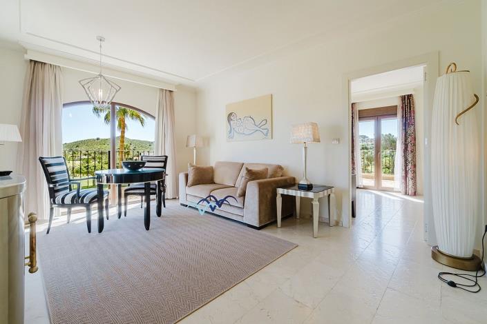 Image No.25-5 Bed Villa / Detached for sale