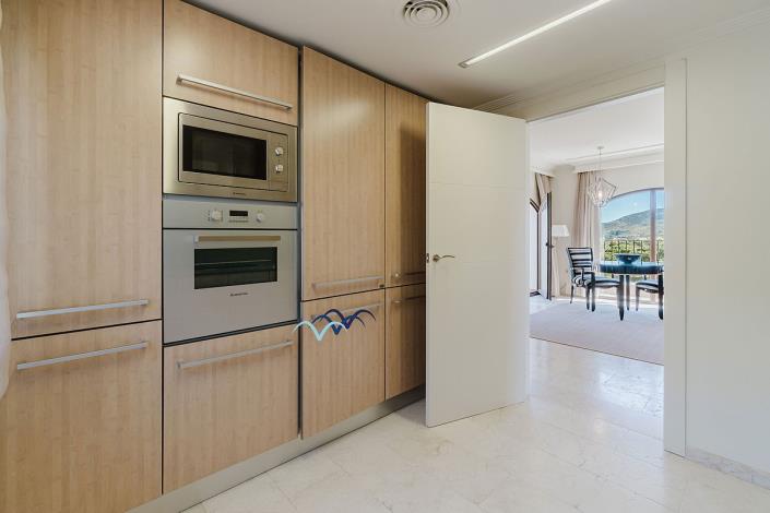 Image No.27-5 Bed Villa / Detached for sale