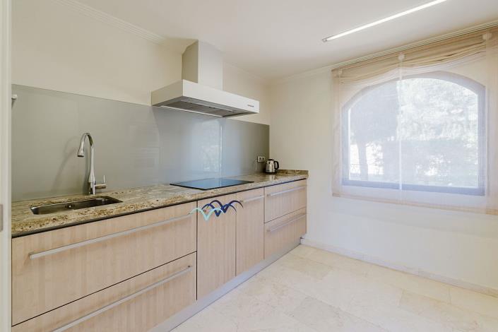 Image No.28-5 Bed Villa / Detached for sale