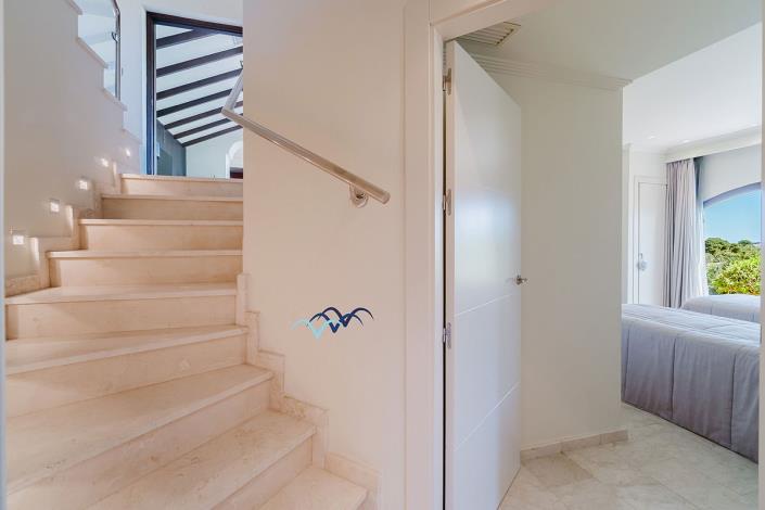 Image No.34-5 Bed Villa / Detached for sale