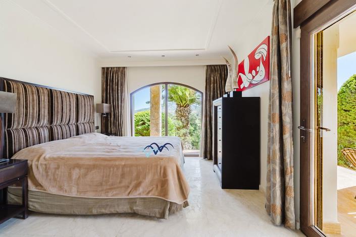 Image No.37-5 Bed Villa / Detached for sale