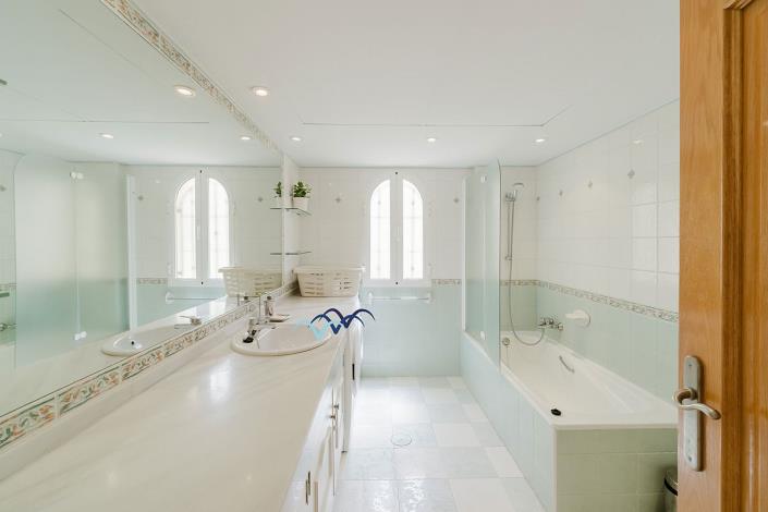 Image No.18-3 Bed Penthouse for sale