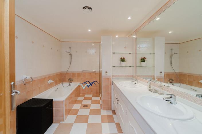 Image No.26-3 Bed Penthouse for sale