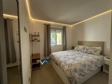 13-Ensuite-bed