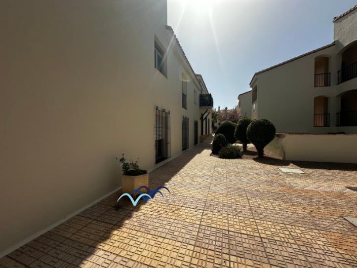 Image No.21-3 Bed Apartment for sale