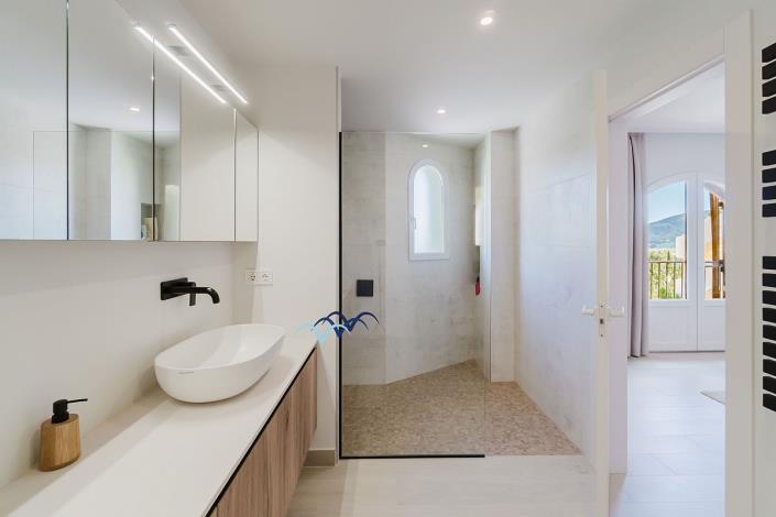 Image No.13-3 Bed Apartment for sale