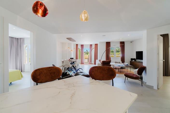 Image No.21-3 Bed Apartment for sale