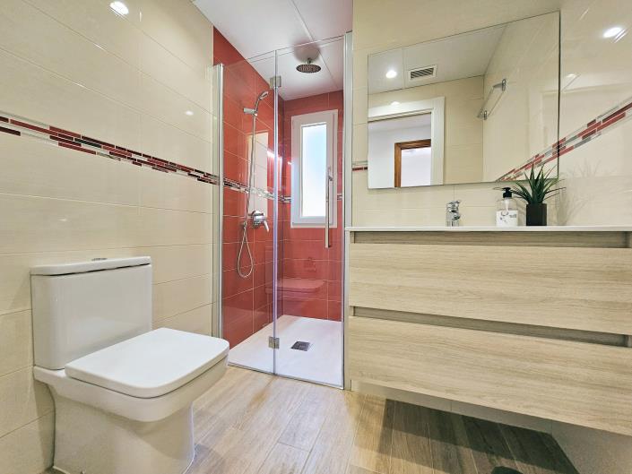 Image No.33-4 Bed Villa / Detached for sale