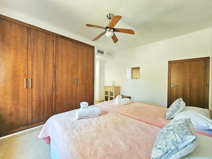 Image No.36-4 Bed Villa / Detached for sale