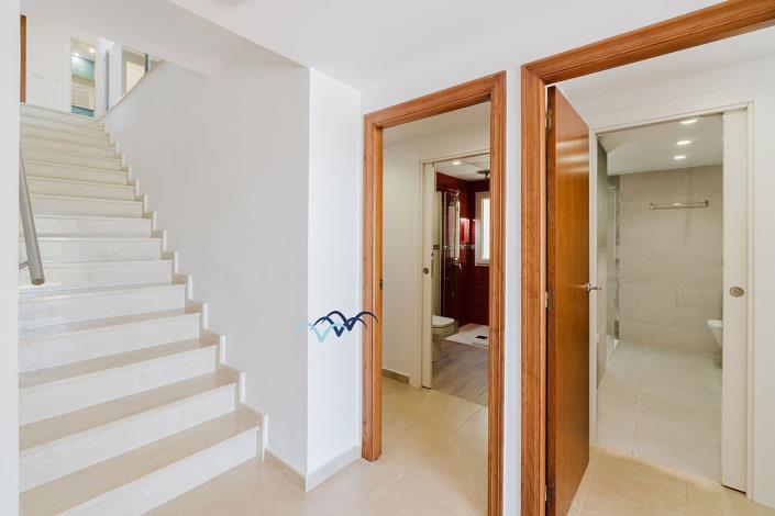 Image No.36-4 Bed Villa / Detached for sale