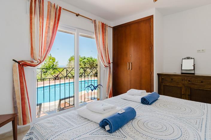 Image No.40-4 Bed Villa / Detached for sale