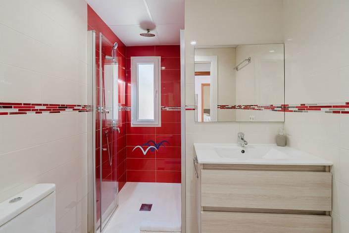 Image No.43-4 Bed Villa / Detached for sale