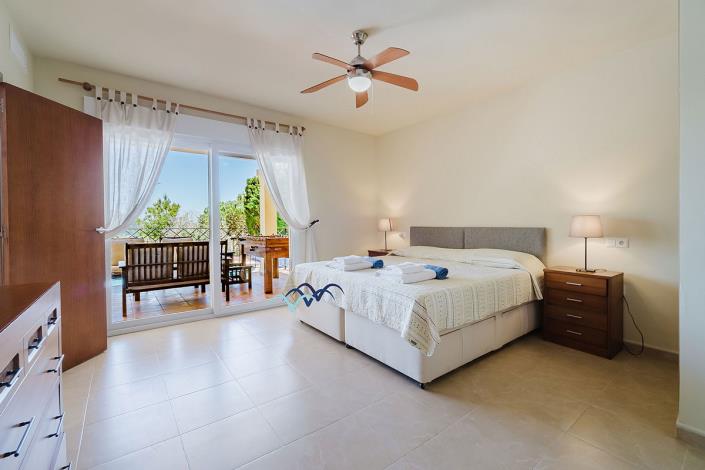 Image No.52-4 Bed Villa / Detached for sale