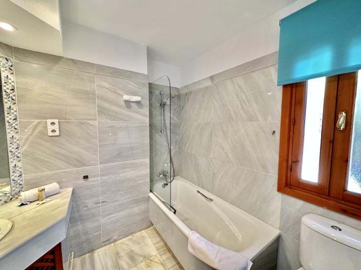 Image No.16-3 Bed Villa / Detached for sale