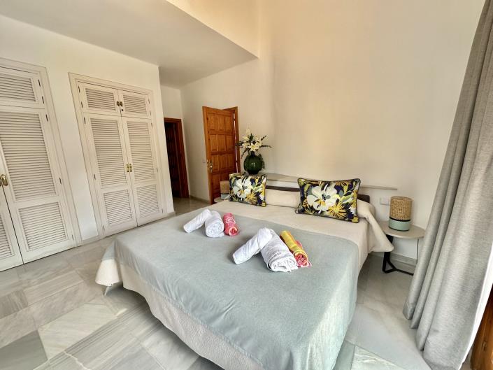 Image No.10-3 Bed Villa / Detached for sale