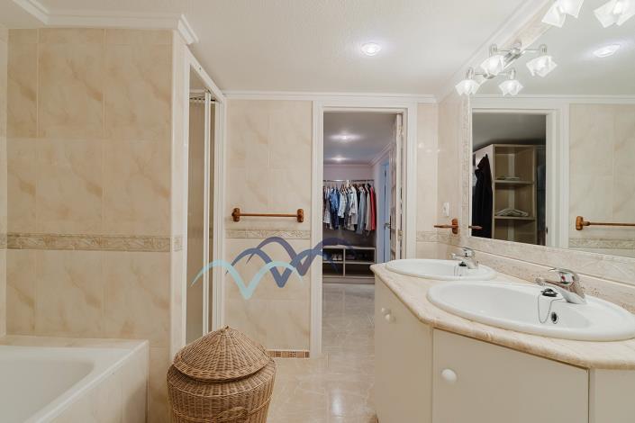 Image No.40-3 Bed Apartment for sale