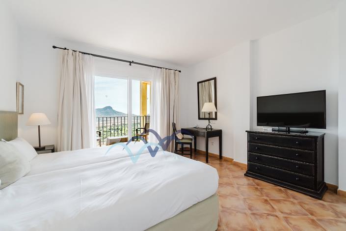 Image No.21-3 Bed Apartment for sale