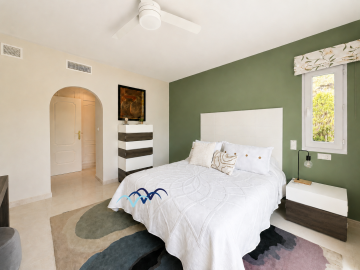 LPT-8-master-bed
