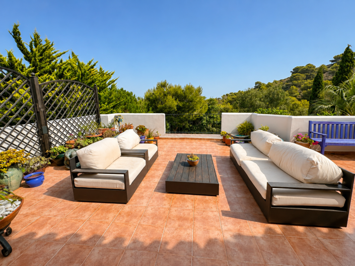 Image No.12-4 Bed Villa / Detached for sale